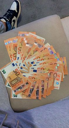 Free euro bills for sale