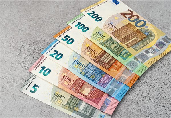 Number 1 euro bills for sale in Europe