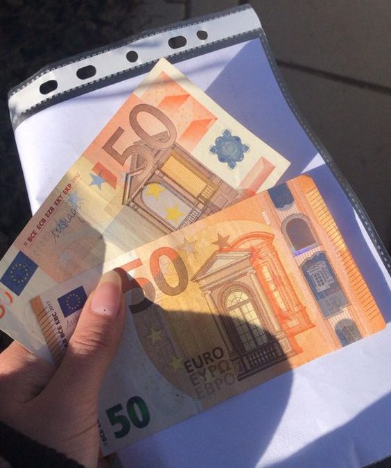 Counterfeit euro bills undetected